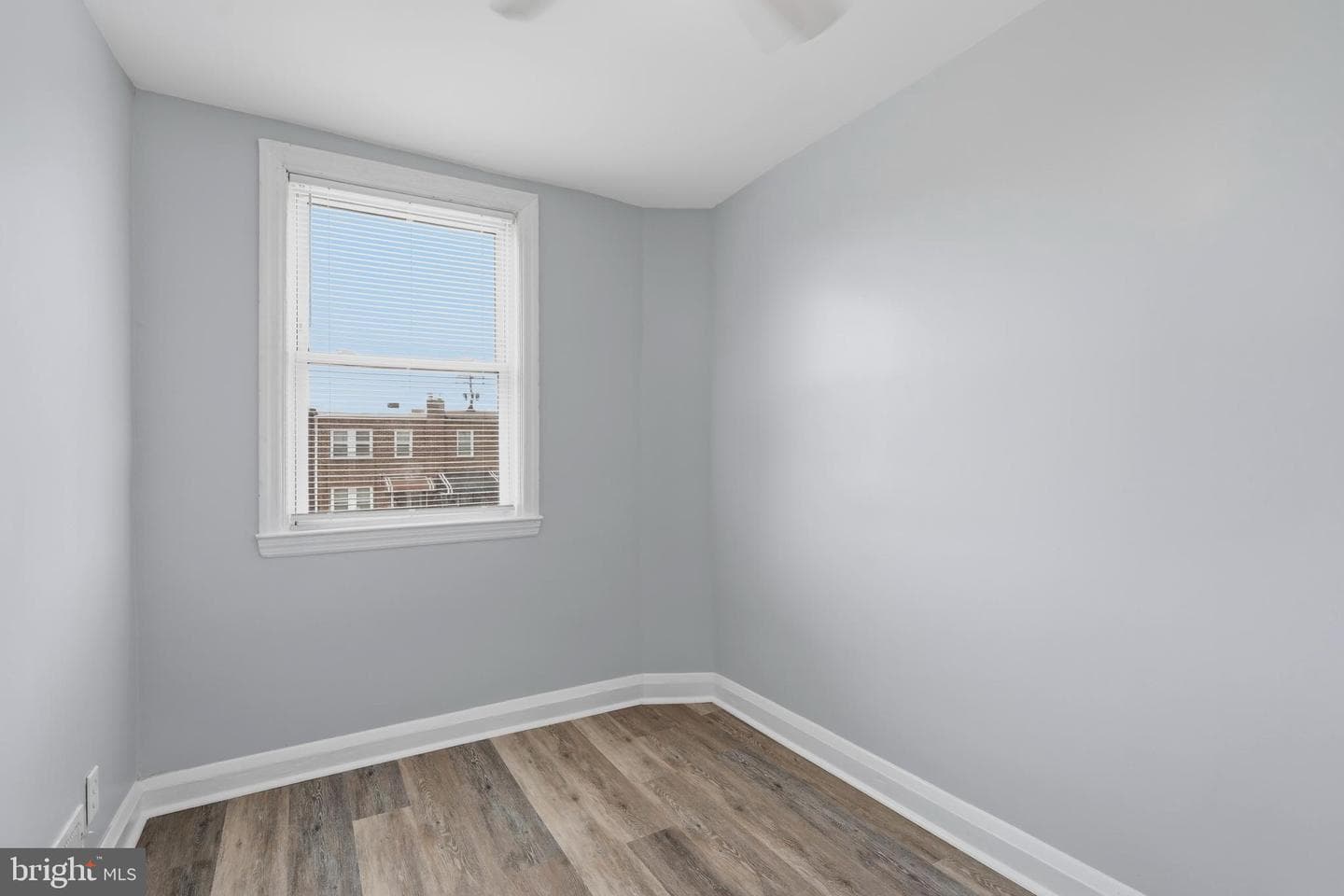 5126 Arbutus Avenue photo 23