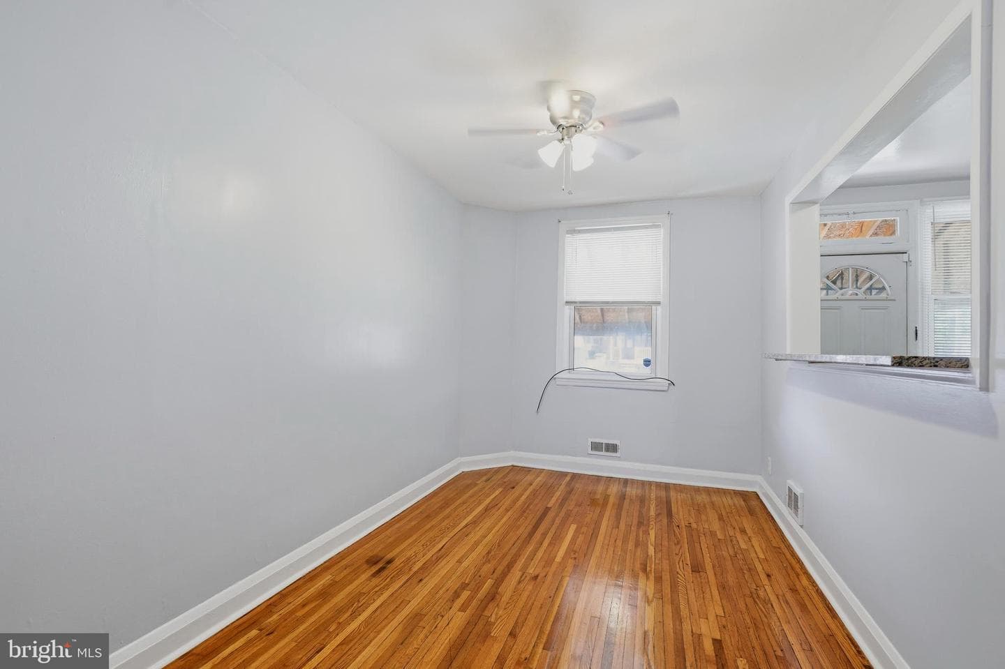 5126 Arbutus Avenue photo 9