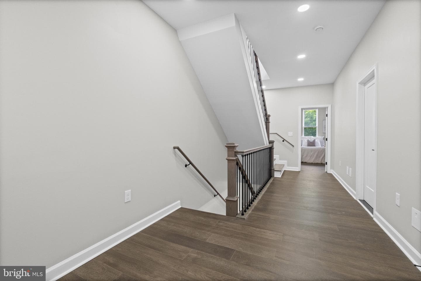 706 N Arlington Avenue photo 13