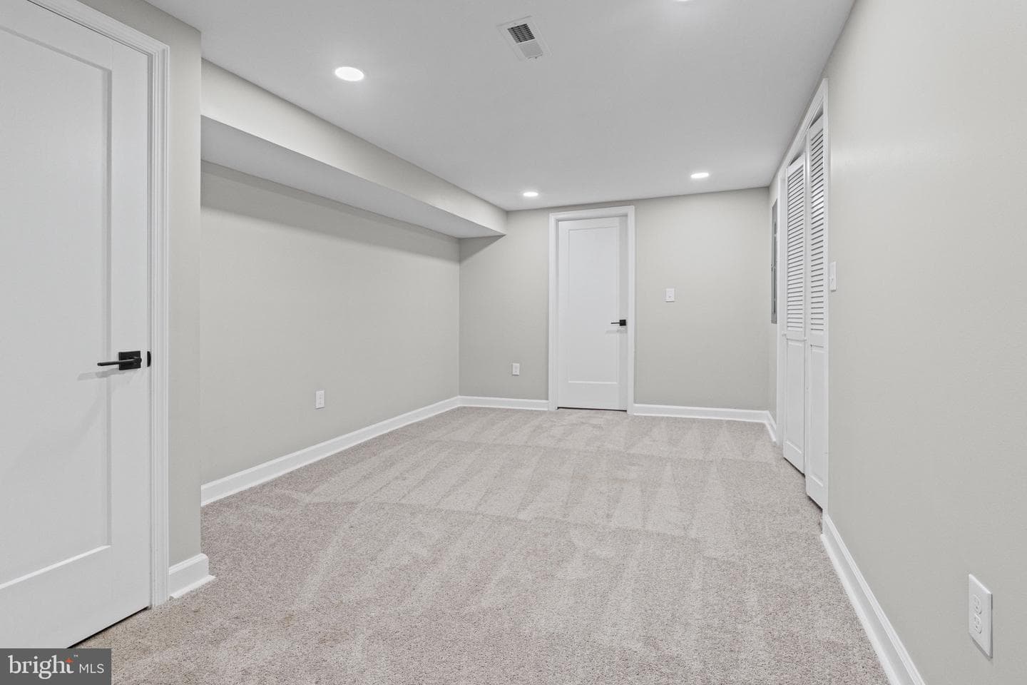 706 N Arlington Avenue photo 43