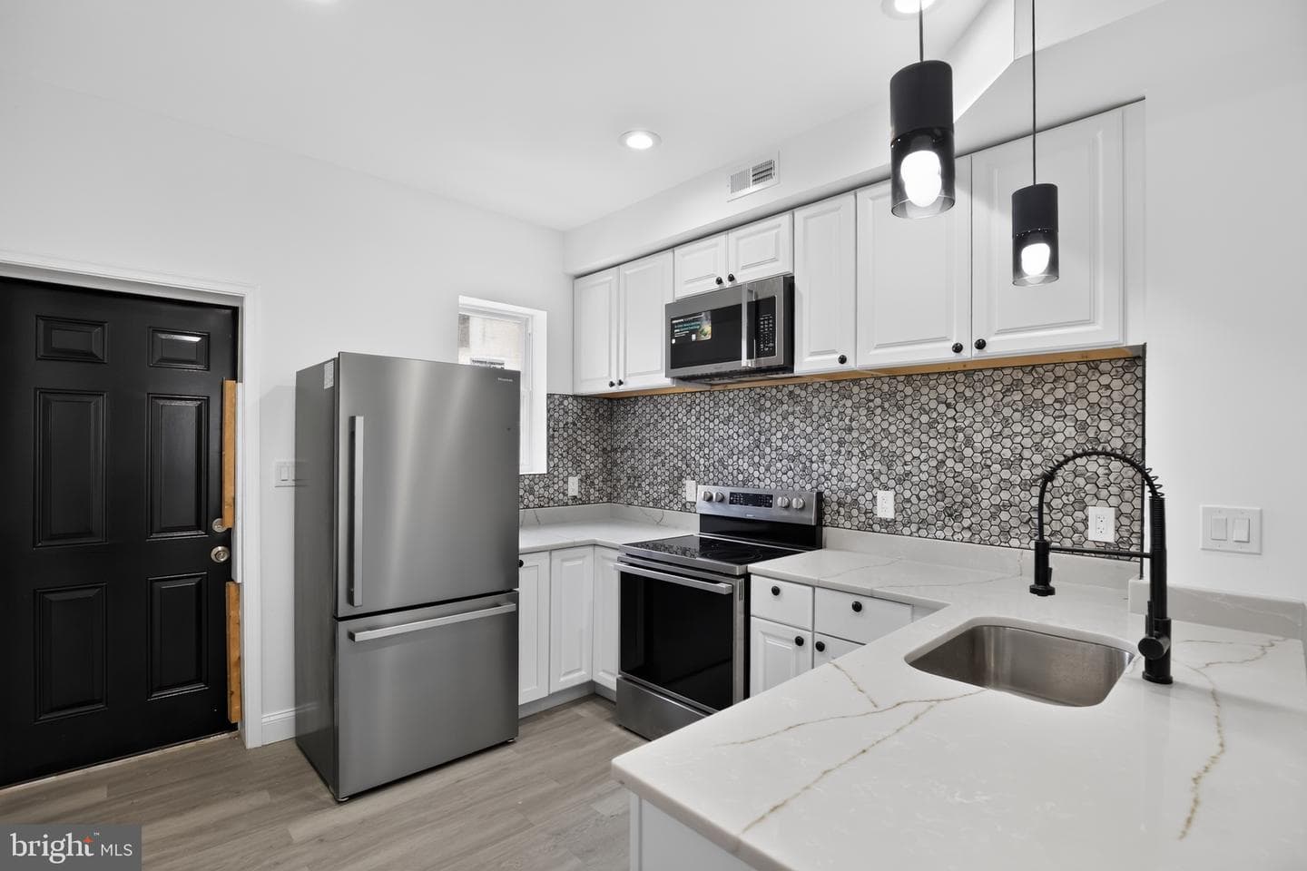 2877 Woodbrook Avenue photo 11