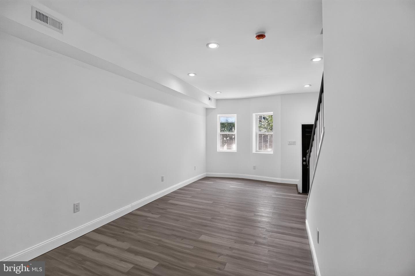 2877 Woodbrook Avenue photo 3