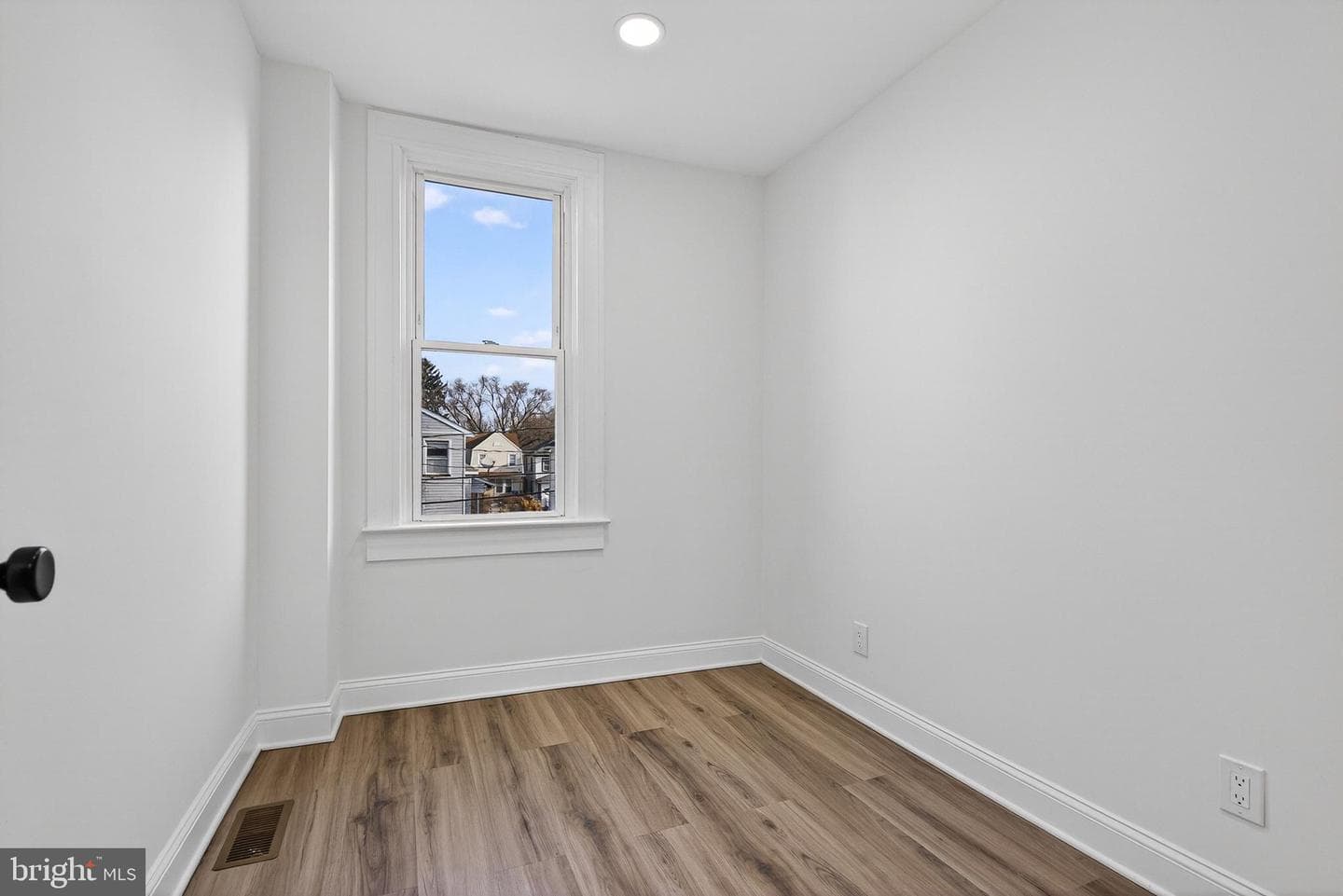 5249 Linden Heights Avenue photo 17