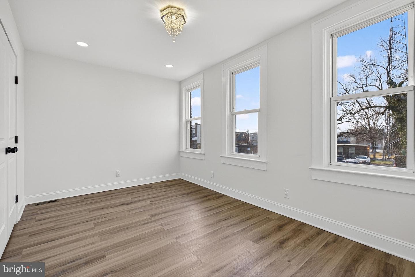 5249 Linden Heights Avenue photo 23