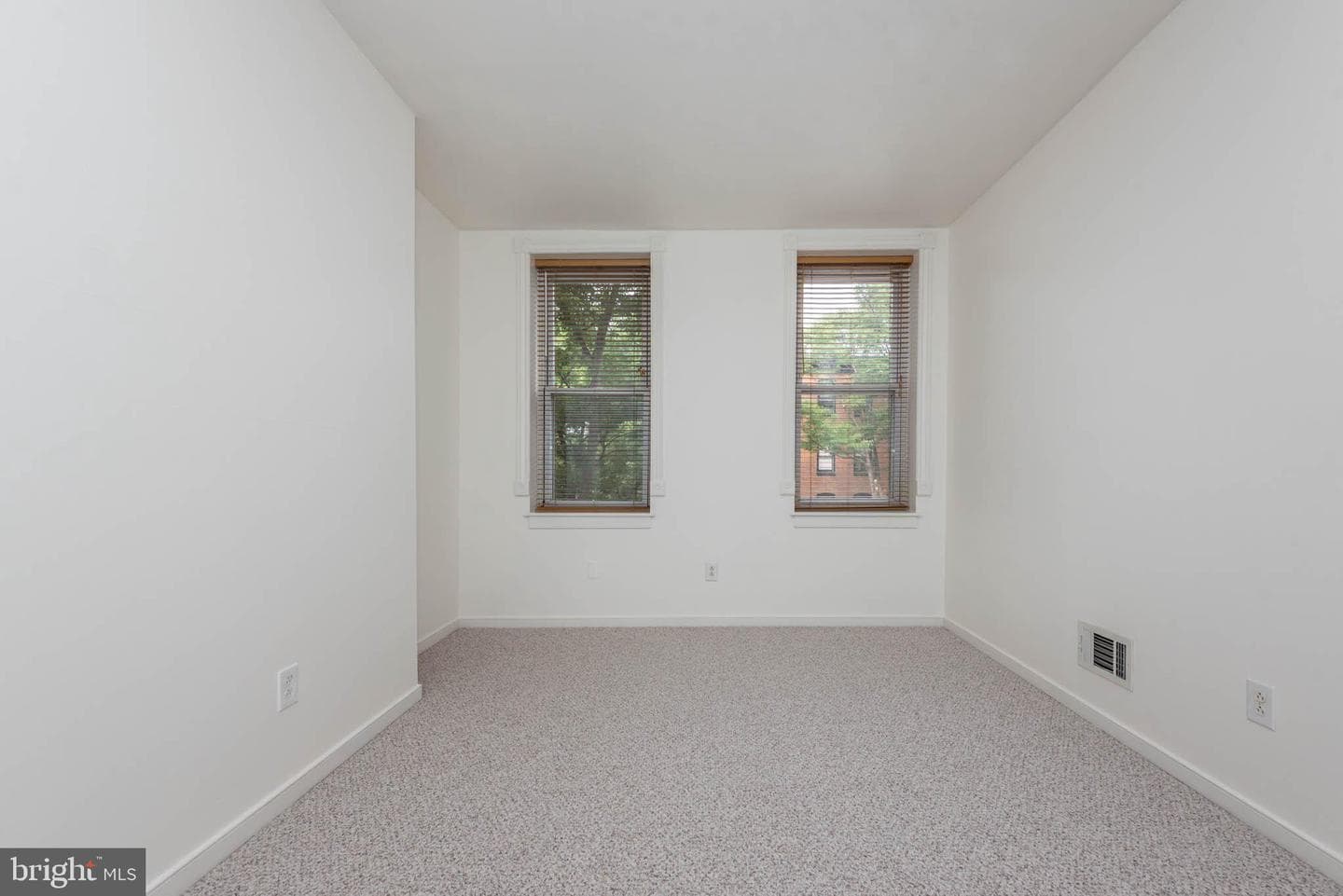 109 Scott Street photo 9