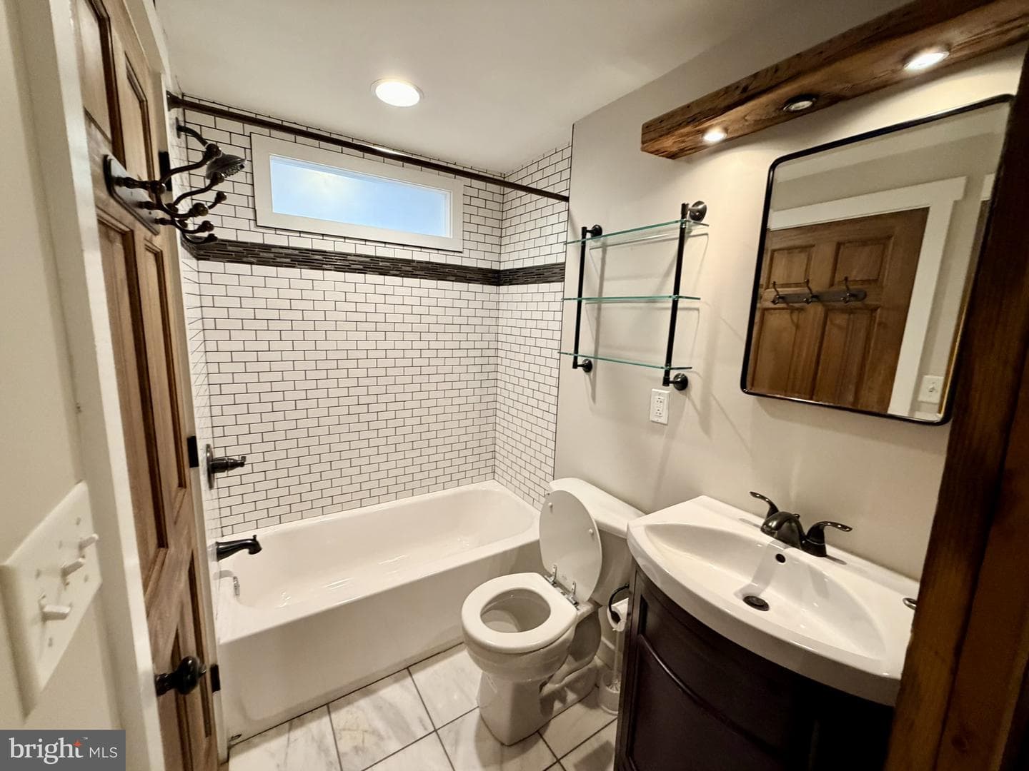 1530 E Clement Street photo 10