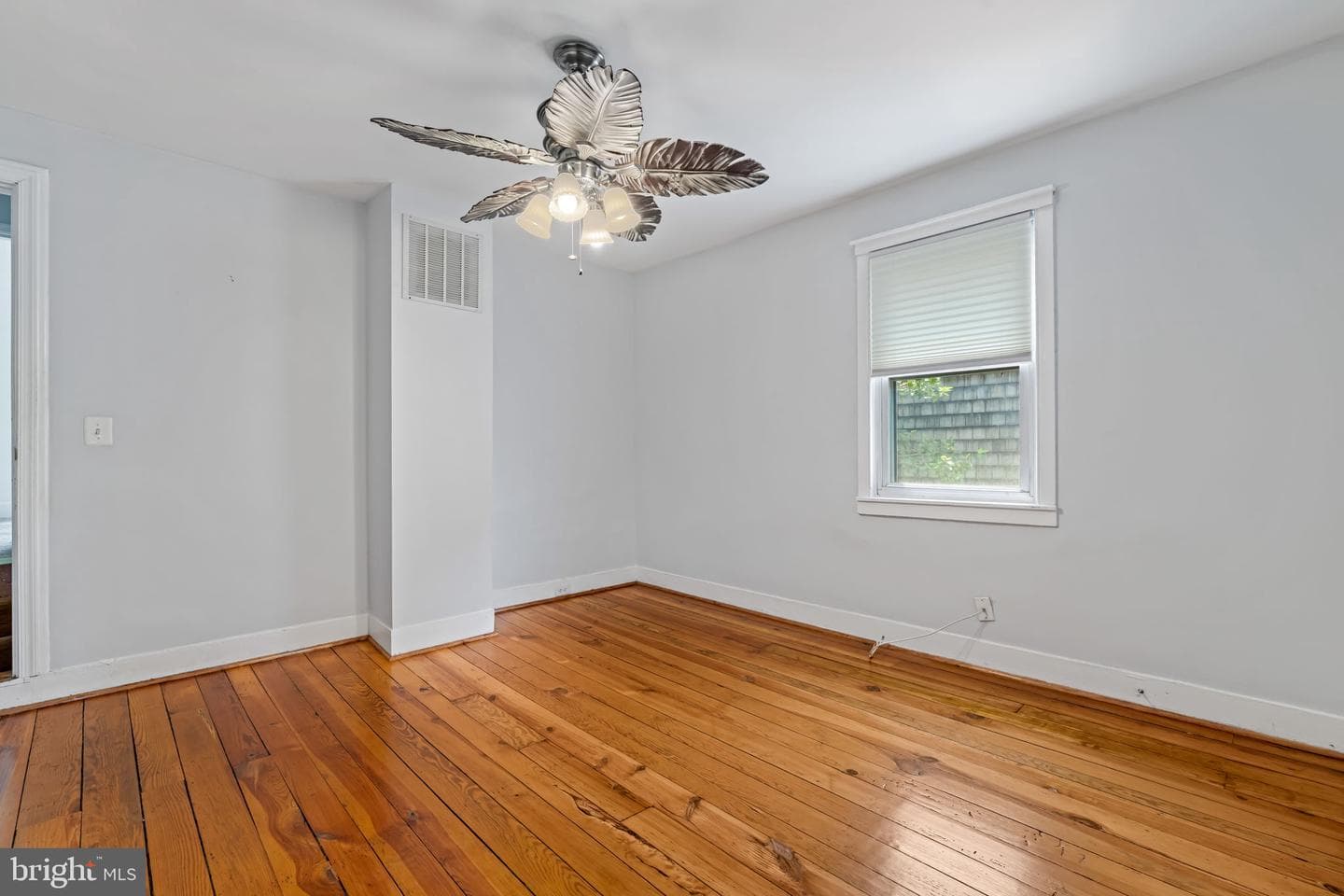 3723 Falls Road photo 25