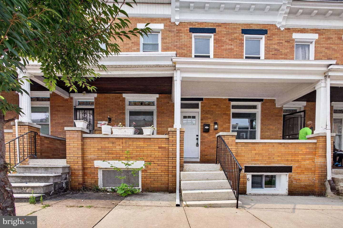 2605 E Hoffman Street photo 3
