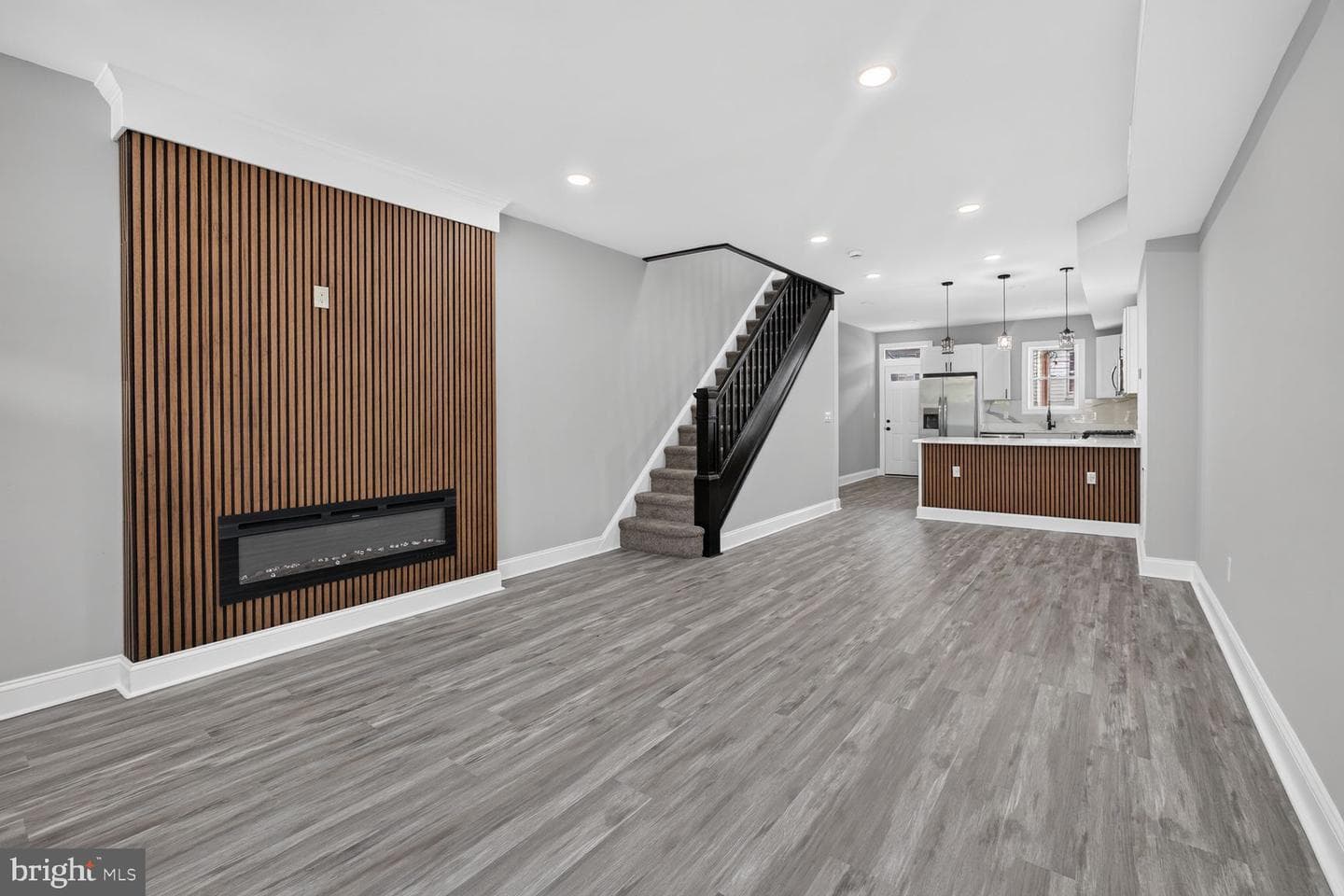 2605 E Hoffman Street photo 6