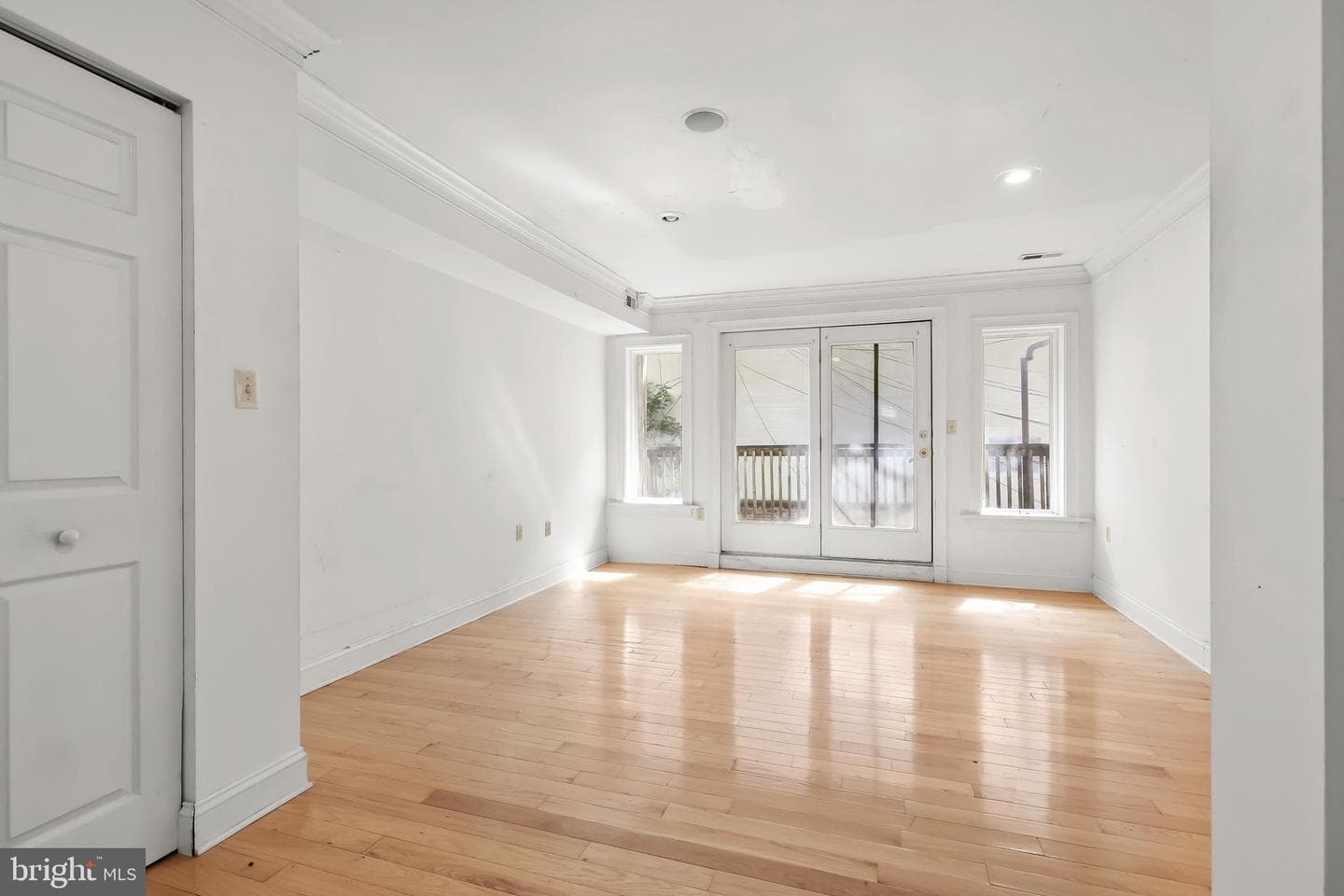517 S Patterson Park Avenue photo 14