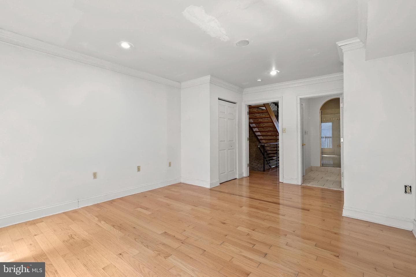 517 S Patterson Park Avenue photo 16