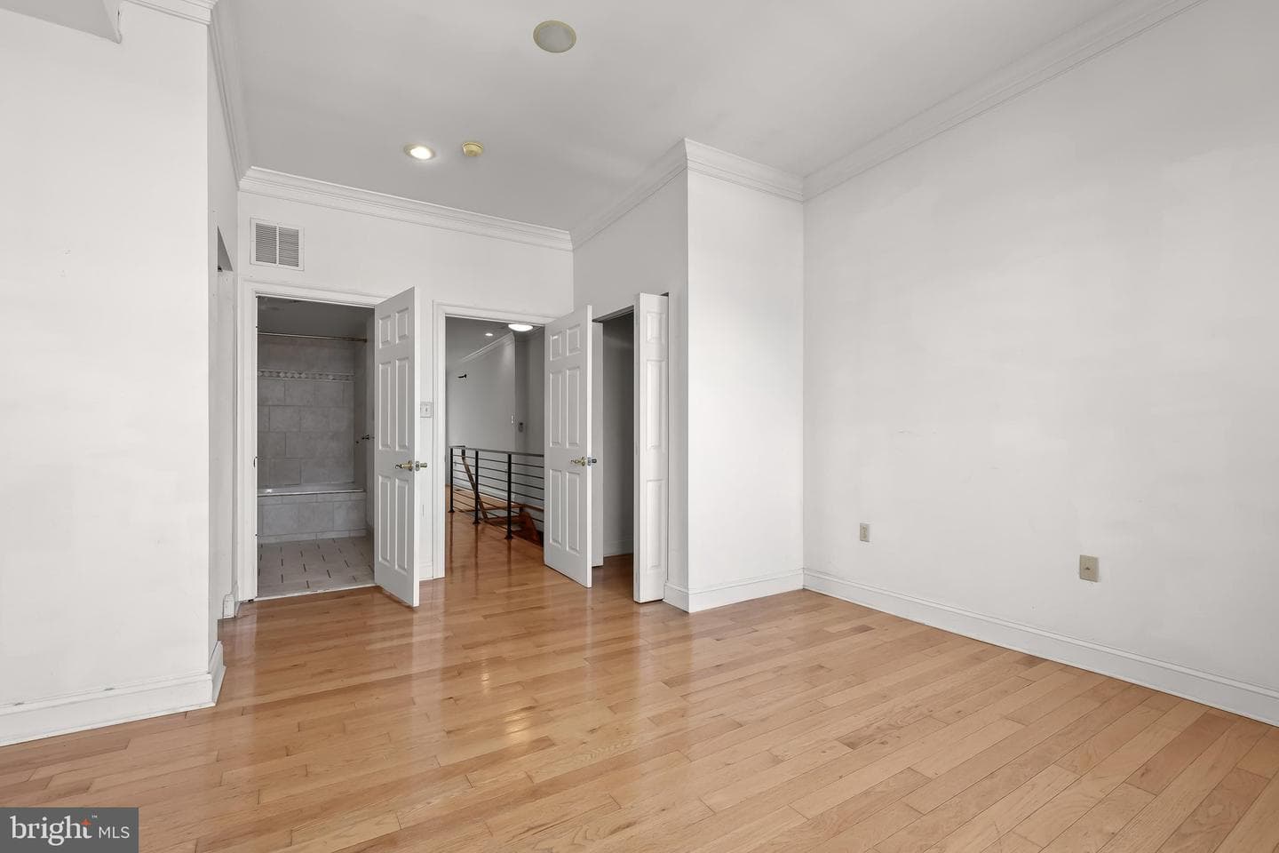 517 S Patterson Park Avenue photo 22