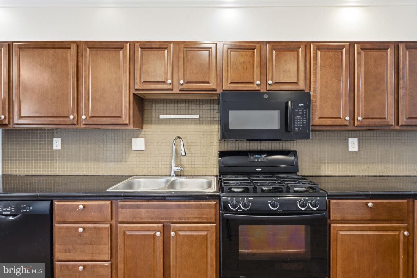 1110 Guilford Avenue photo 12