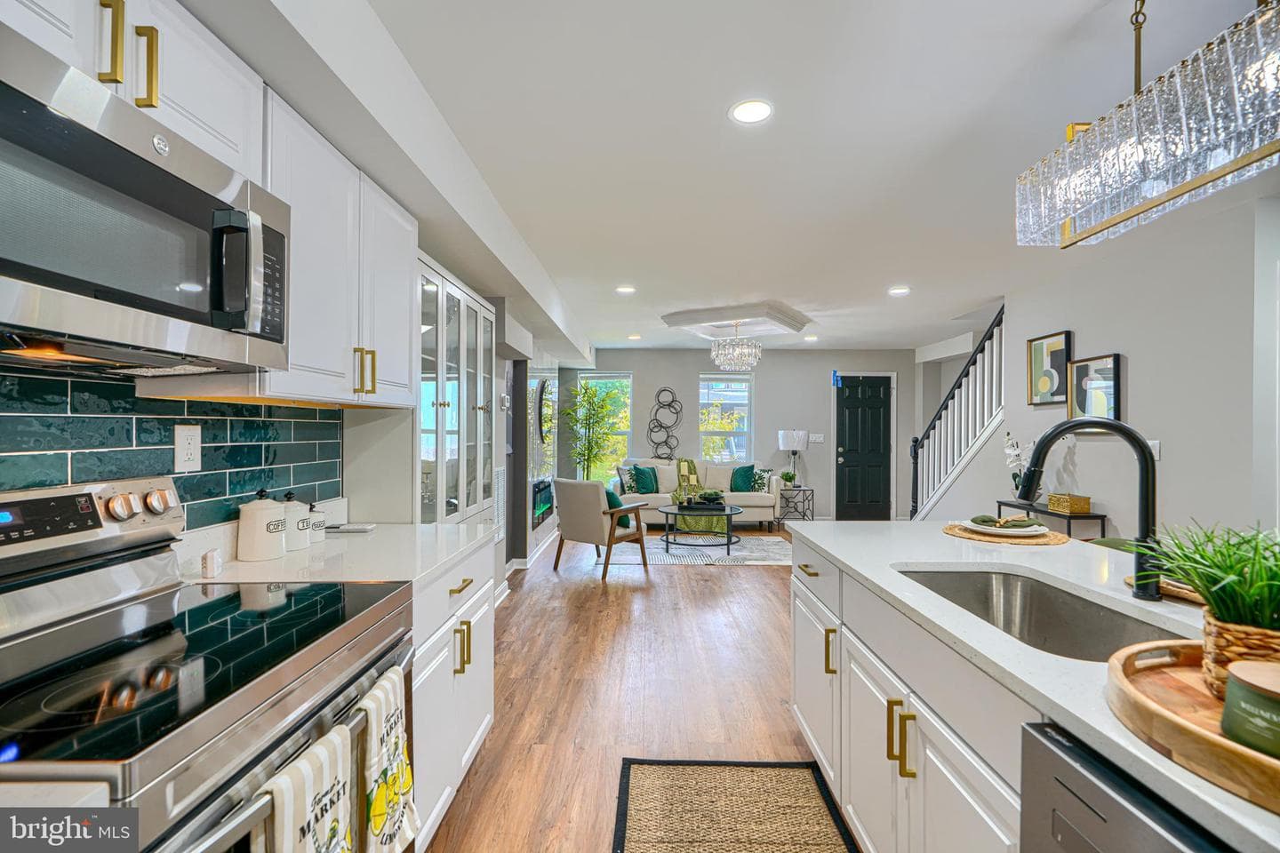 3023 W Garrison Avenue photo 11