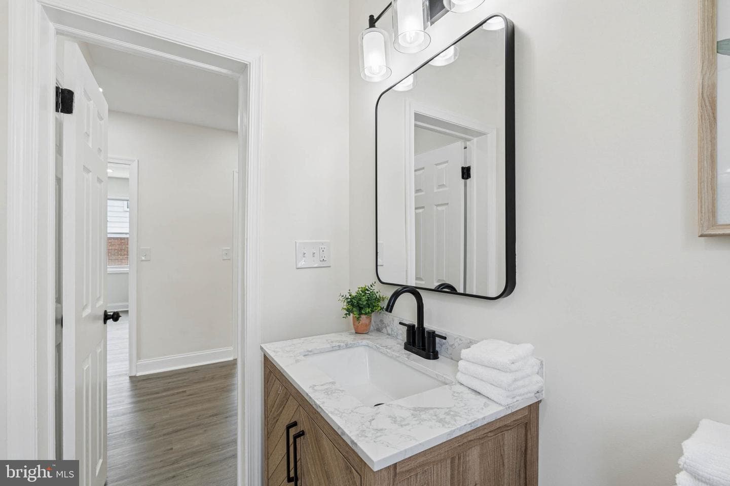 3807 Grenton Avenue photo 22