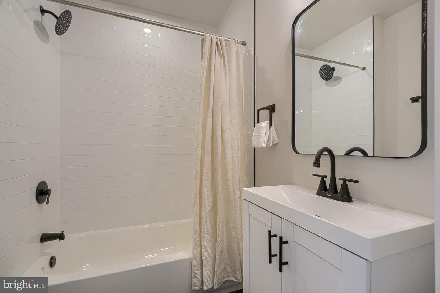3523 Roland Avenue photo 26