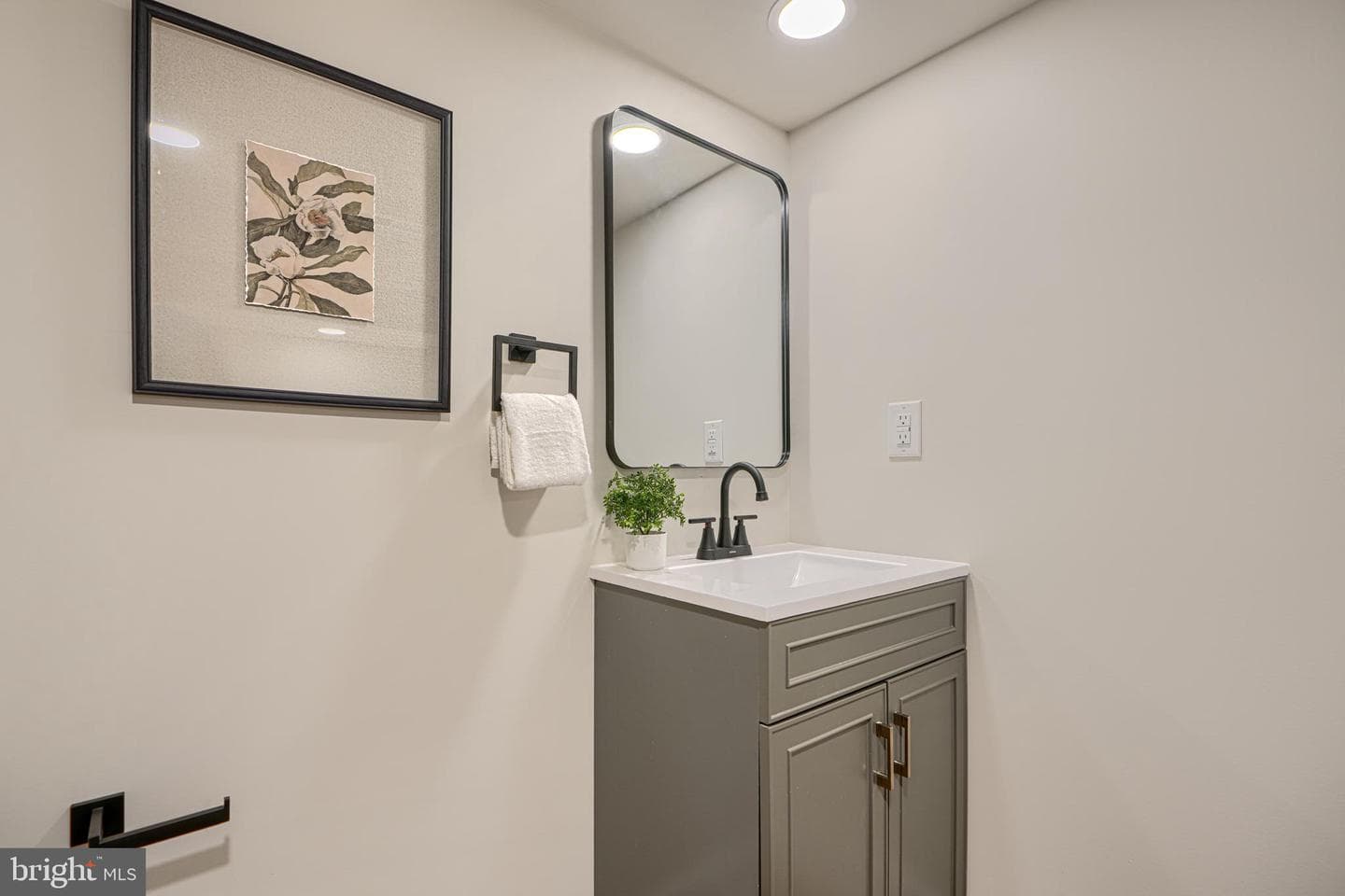 3523 Roland Avenue photo 34