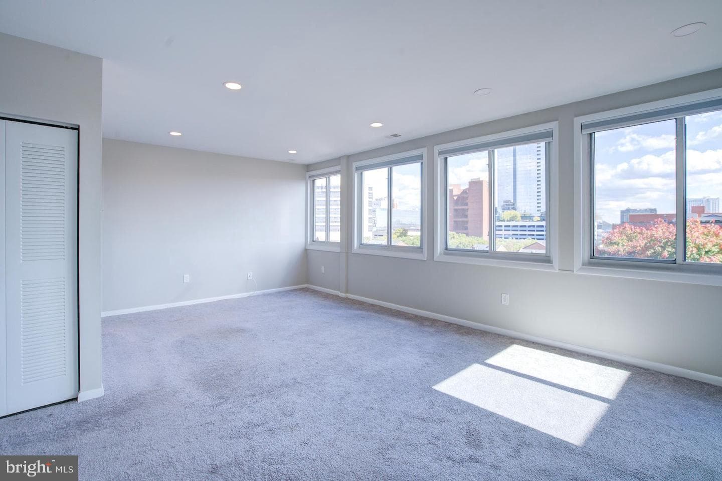 123 W Barre Street #ph-3 photo 3