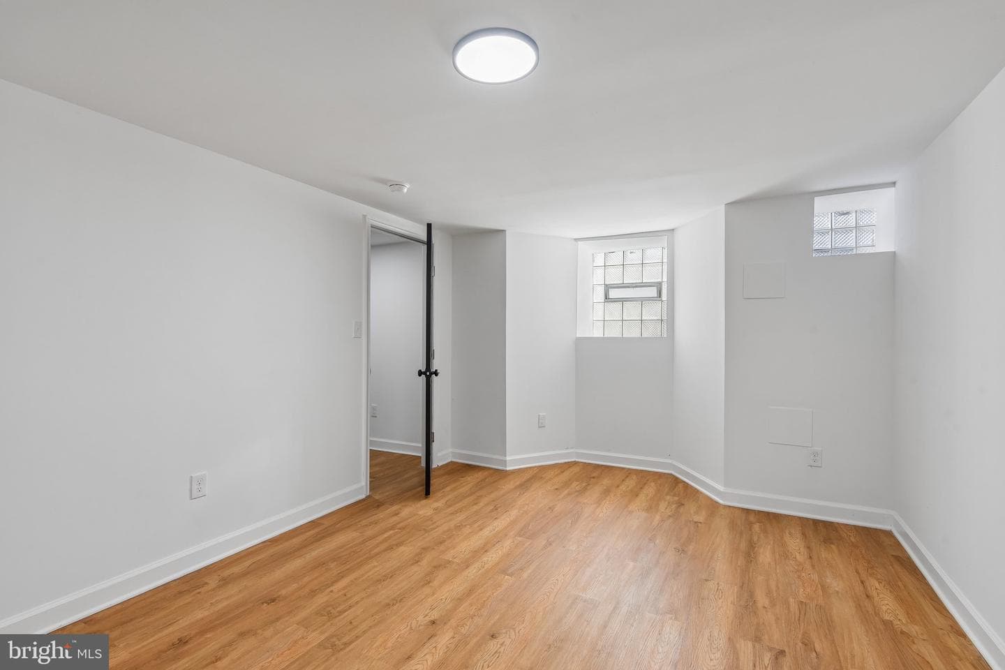 1528 Sheffield Road photo 20