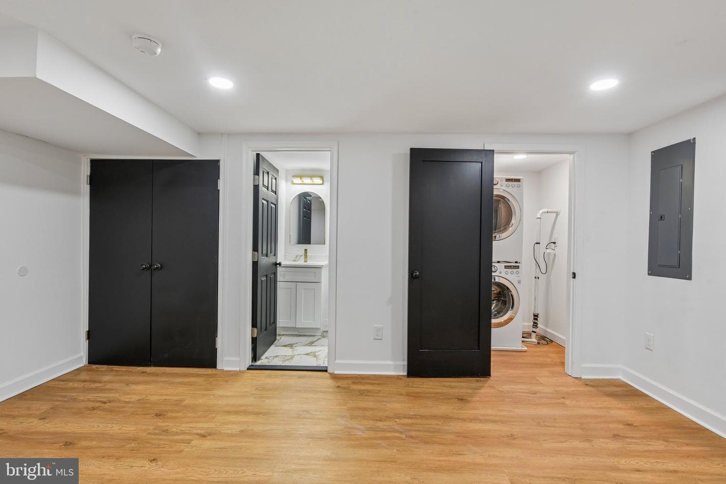 1528 Sheffield Road photo 22