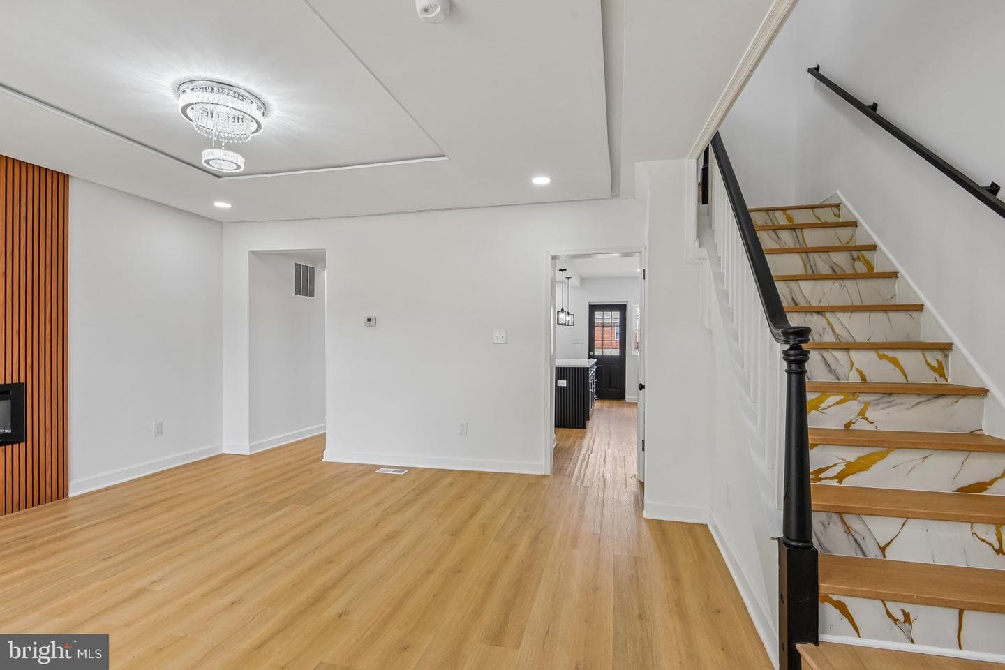 1528 Sheffield Road photo 4