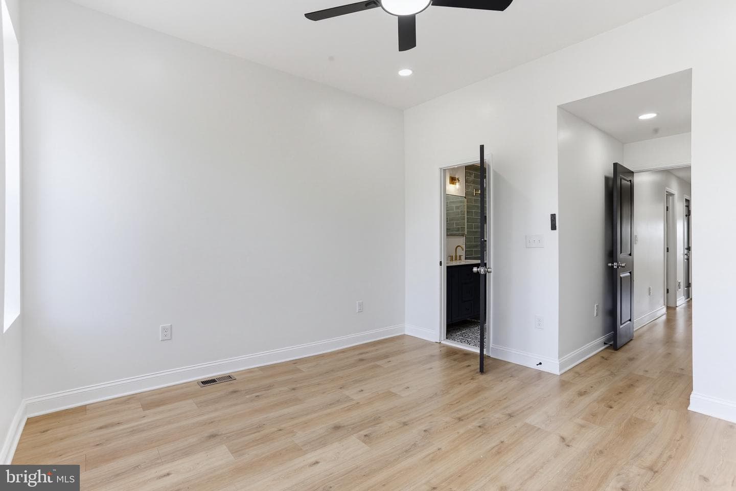 1315 N Broadway photo 14