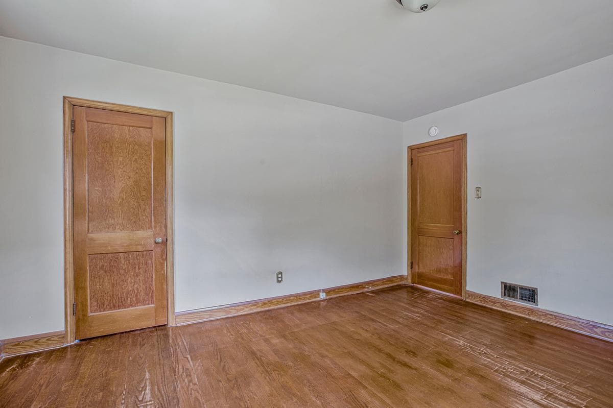 4708 Hamilton Avenue photo 15