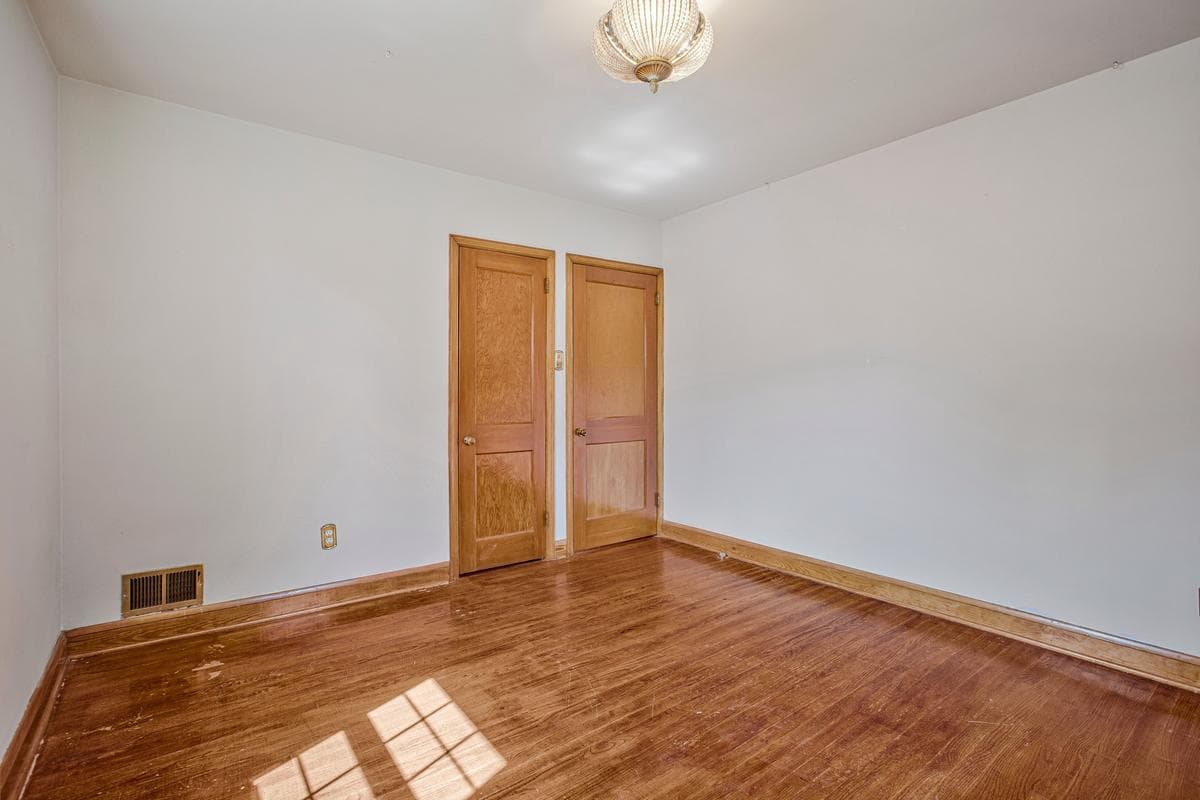 4708 Hamilton Avenue photo 18