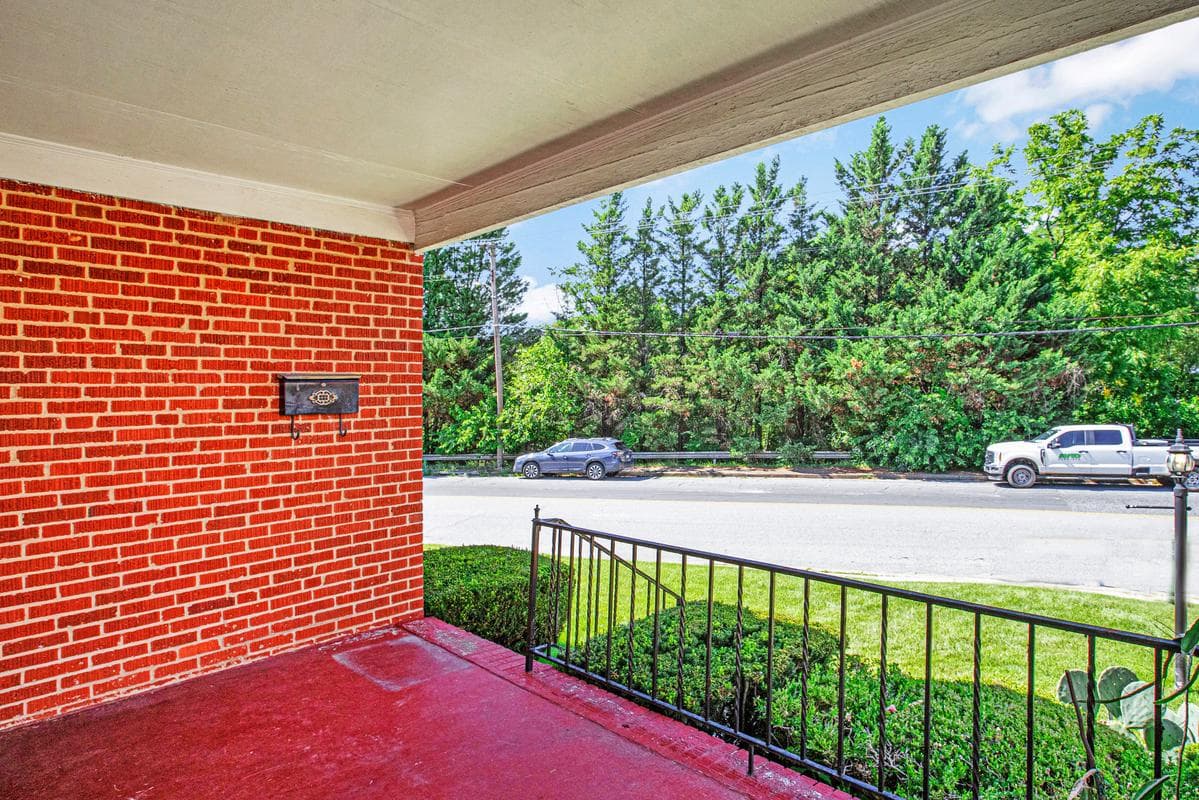 4708 Hamilton Avenue photo 39