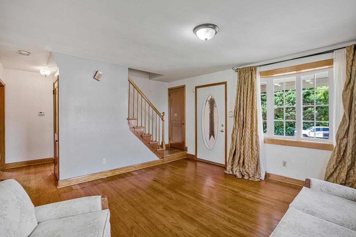 4708 Hamilton Avenue photo 4
