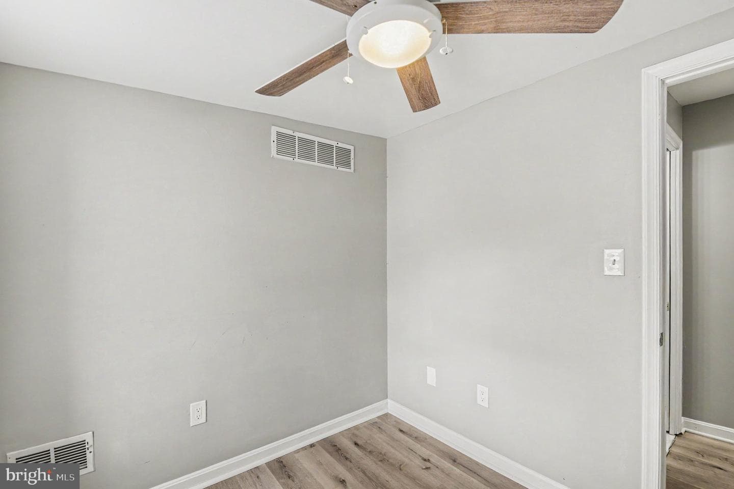 111 E Fort Avenue photo 19