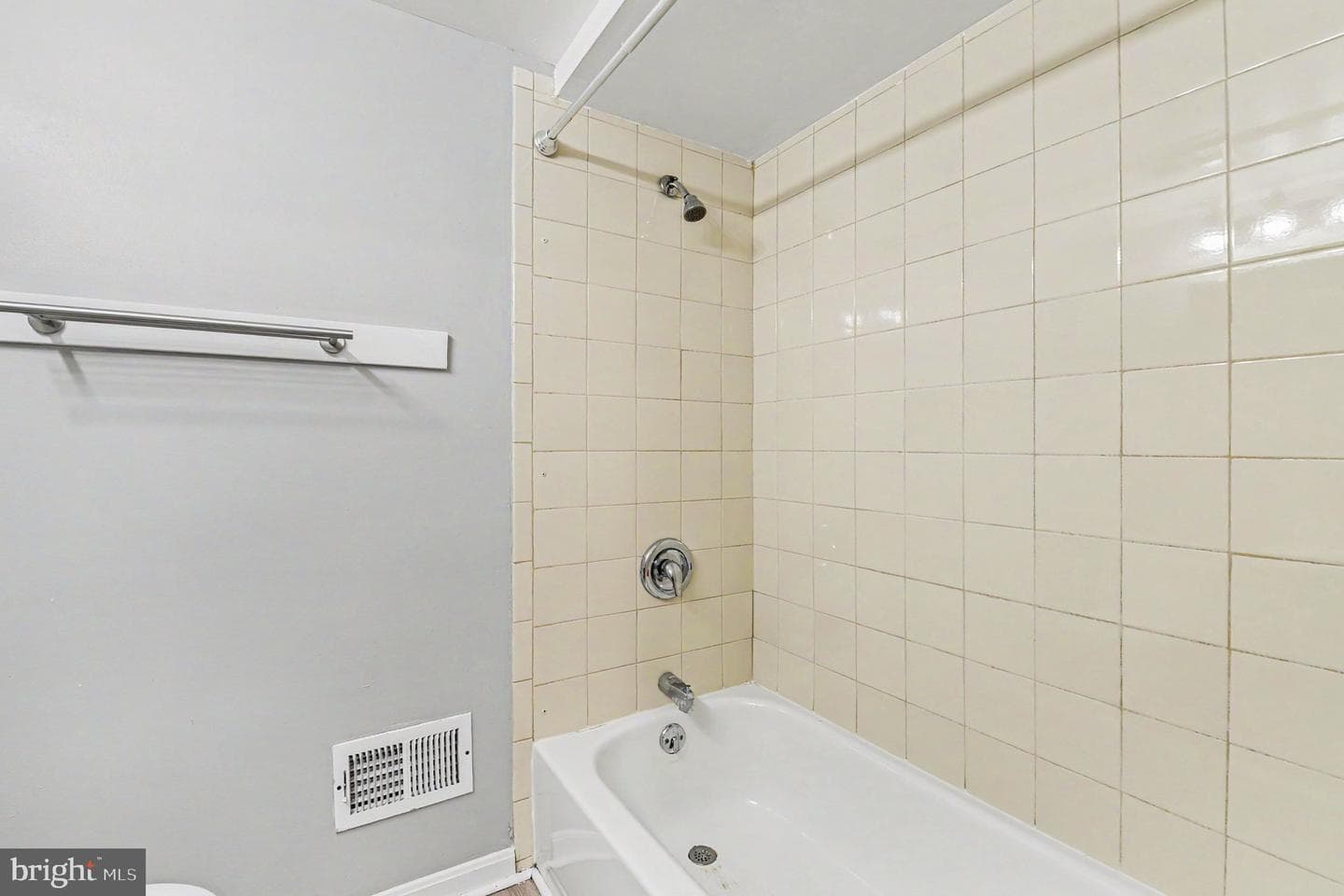 111 E Fort Avenue photo 26