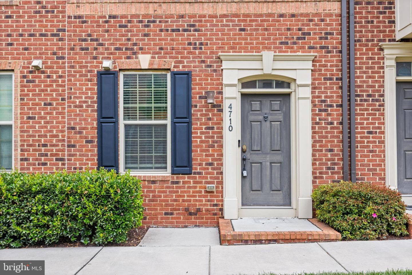 4710 Marlene Mews photo 33