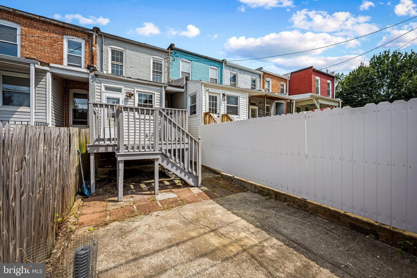 1109 W 40th Street photo 32