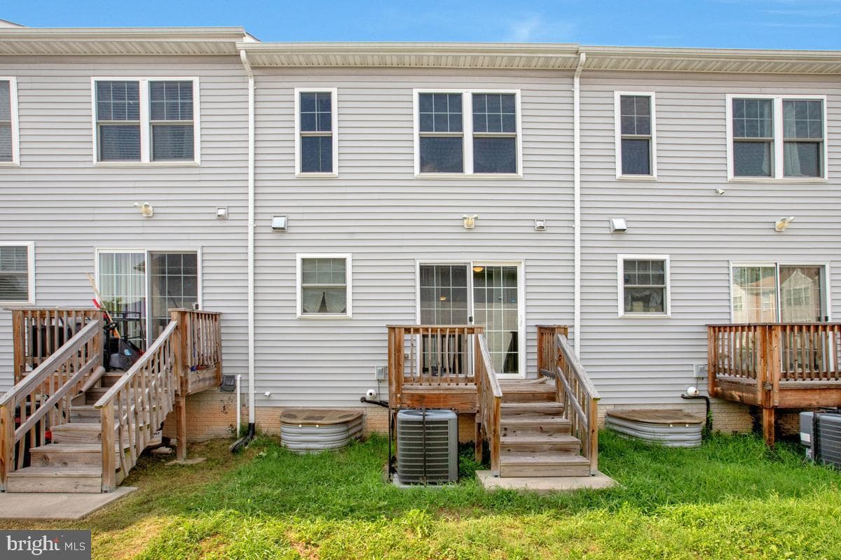589 Baker Street photo 15