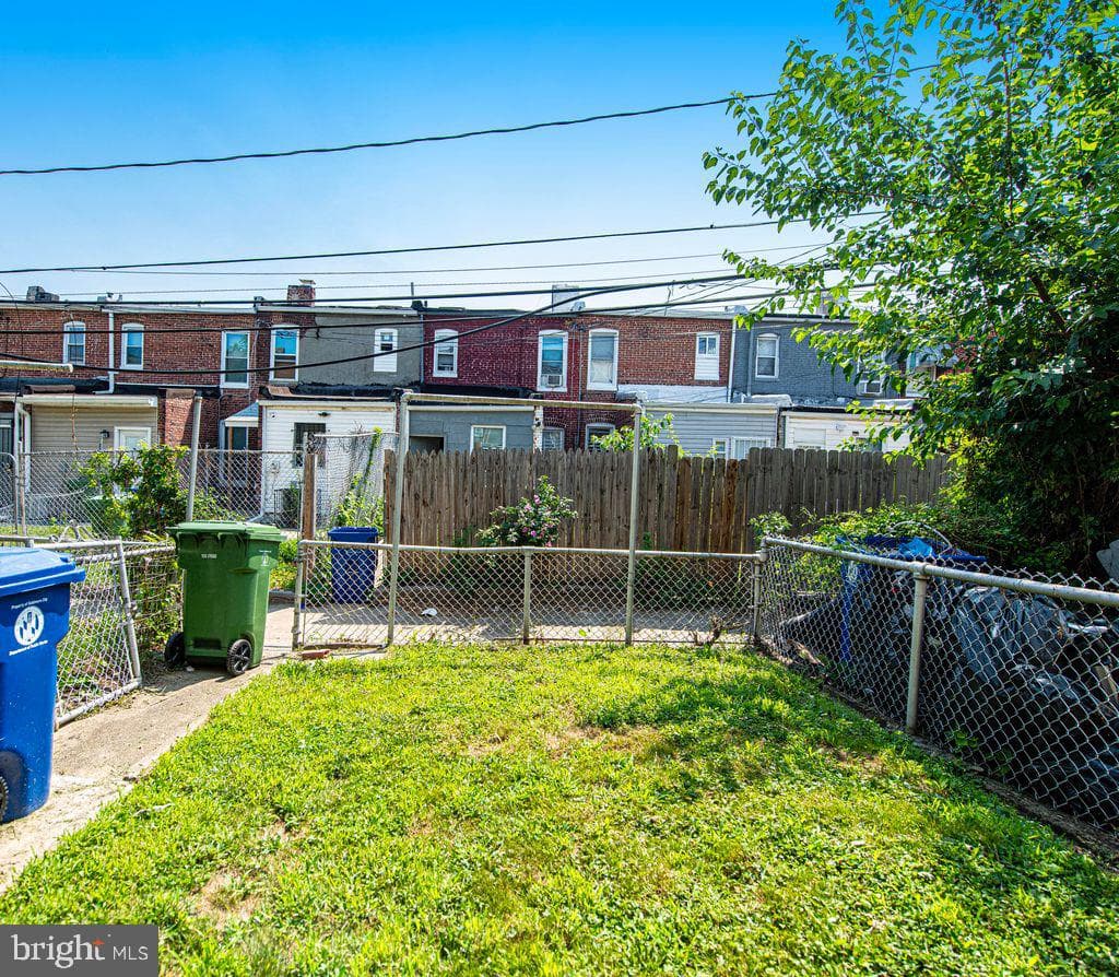 1227 N Potomac Street photo 29
