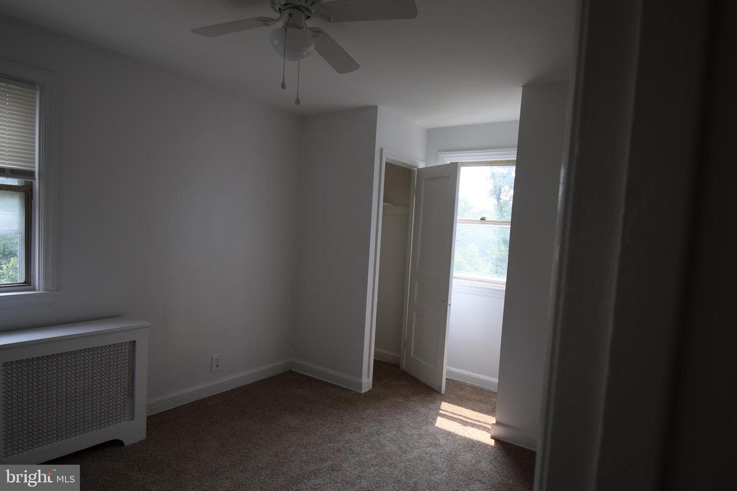 1901 Deering Avenue photo 15