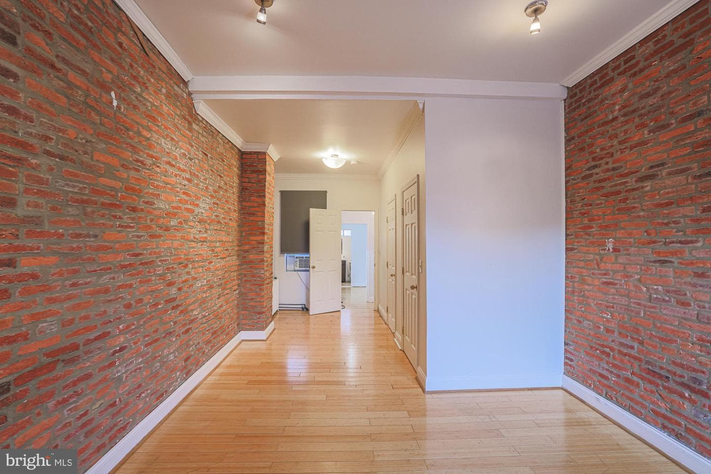 2421 Fait Avenue photo 11