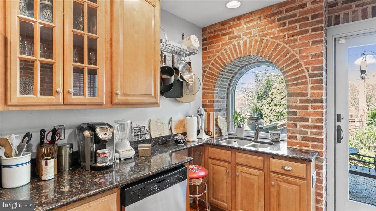 114 Montgomery Street photo 14