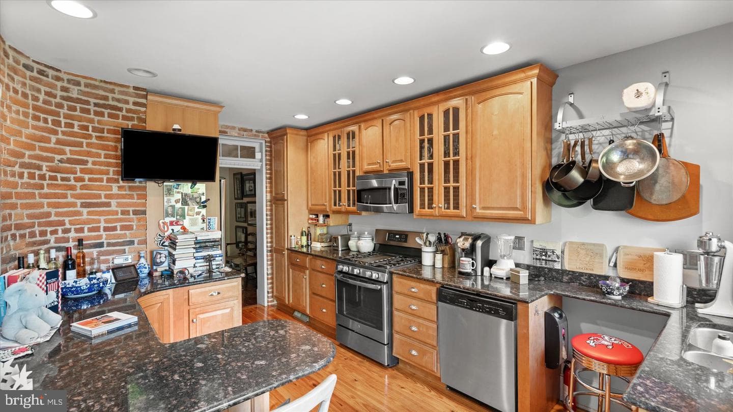 114 Montgomery Street photo 15