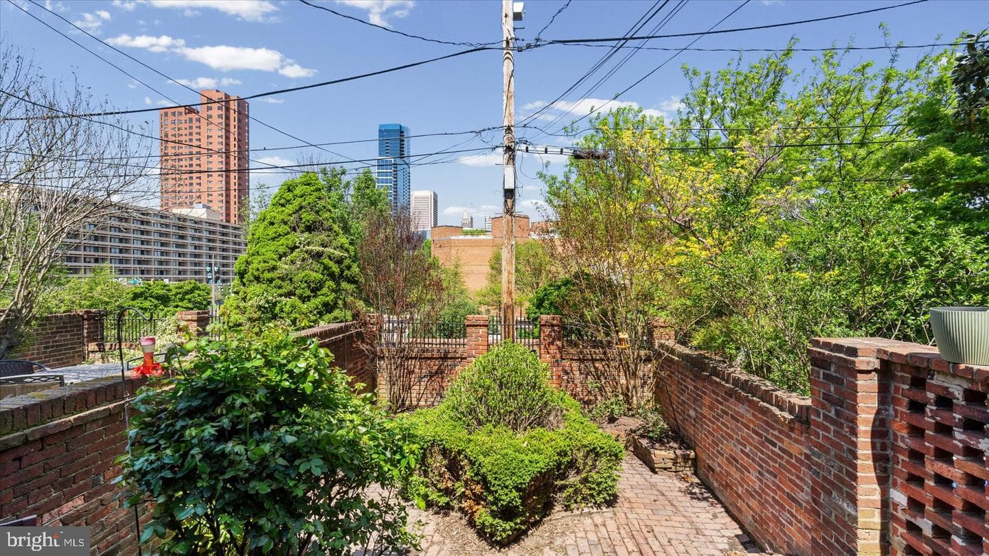 114 Montgomery Street photo 18