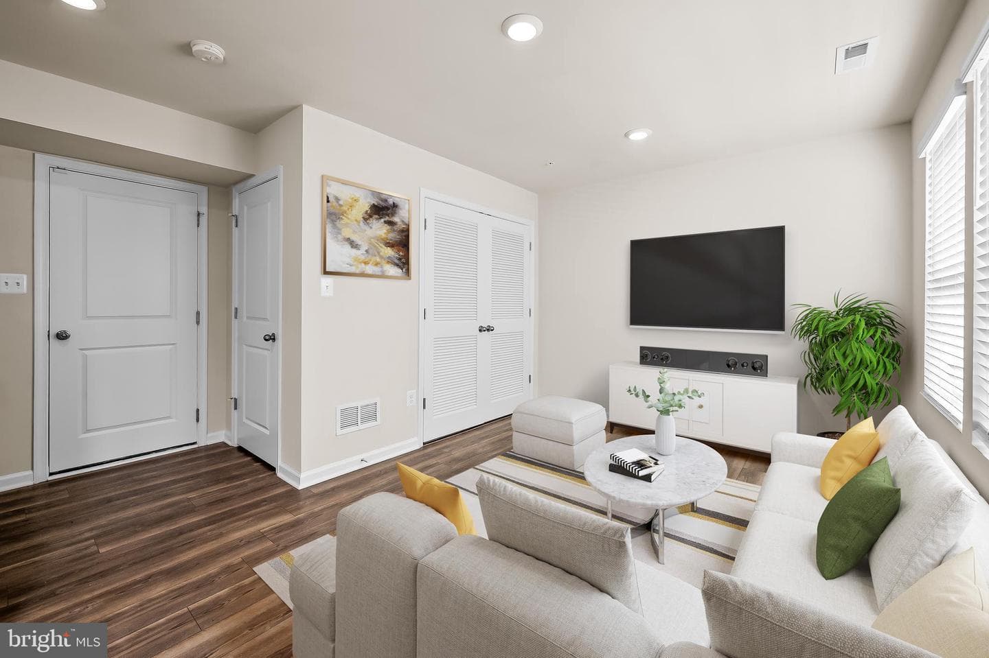 614 Mozart Way photo 3
