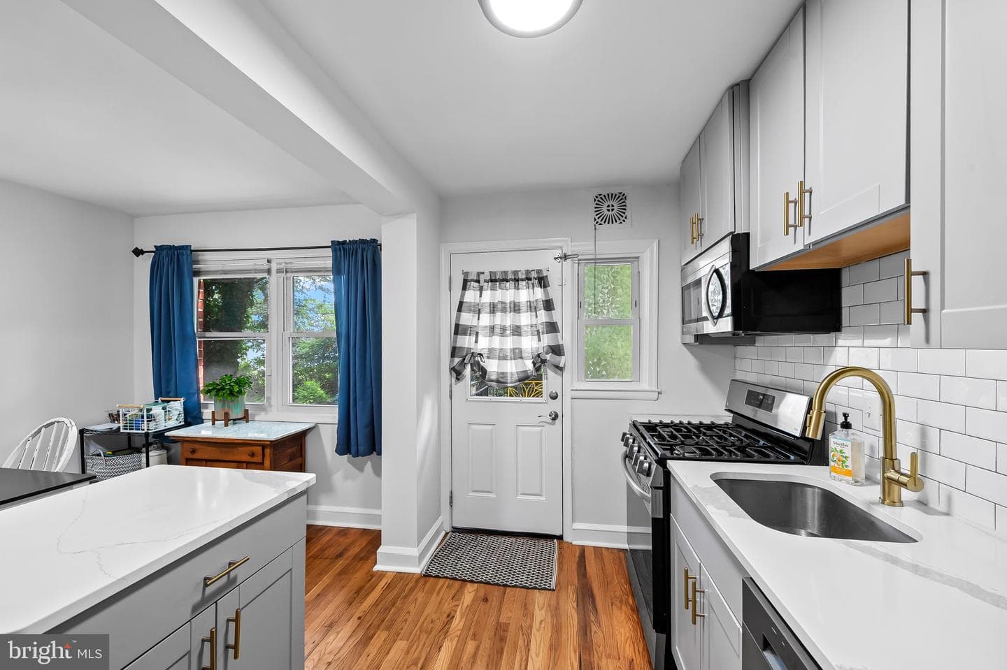 5423 Seward Avenue photo 10