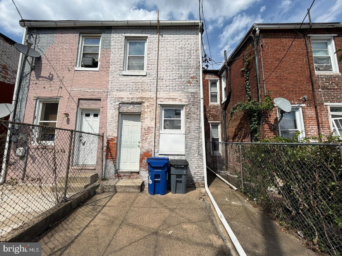 1556 N Carey Street photo 28
