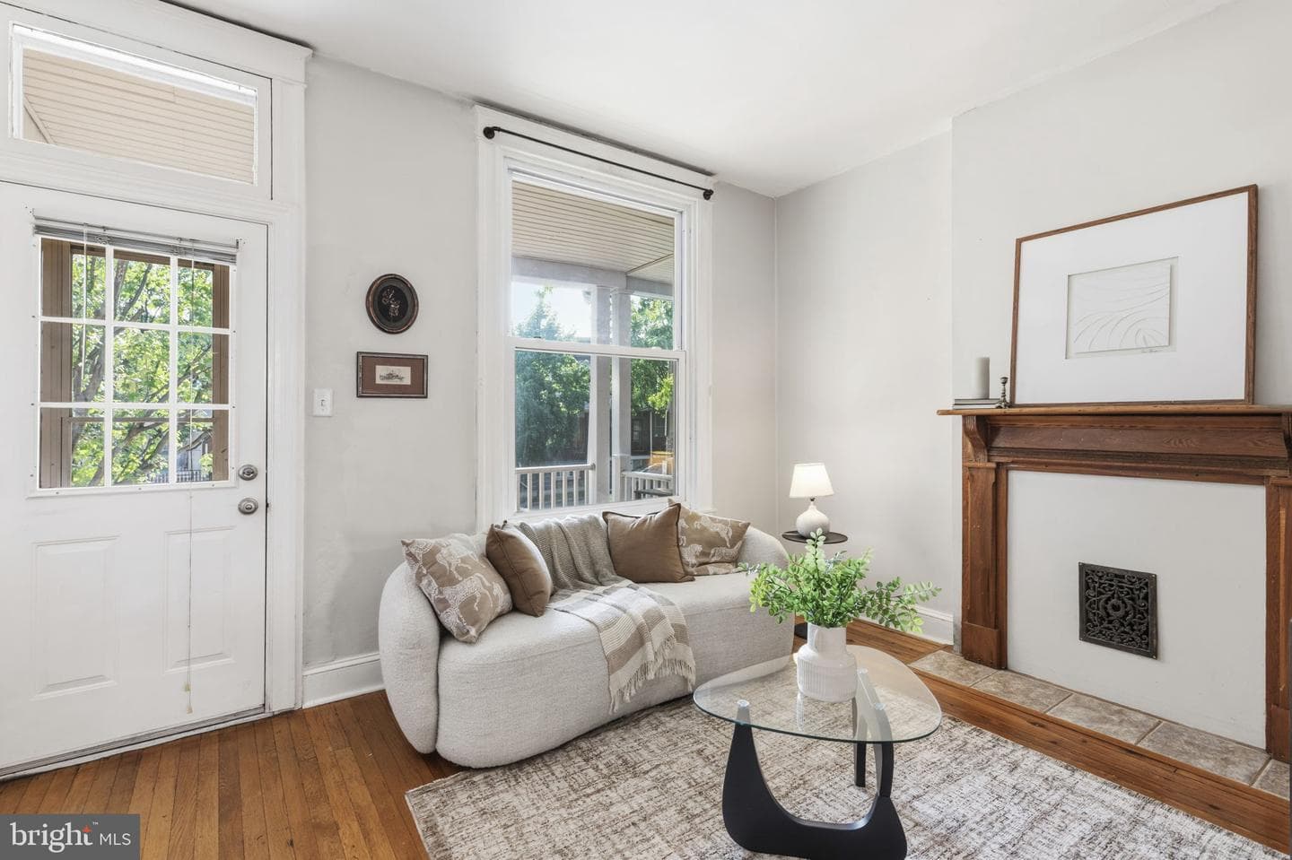 4119 Falls Road photo 3