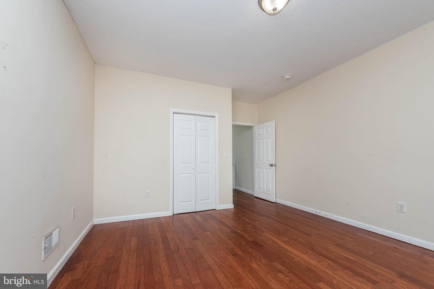 2316 E Madison Street photo 12