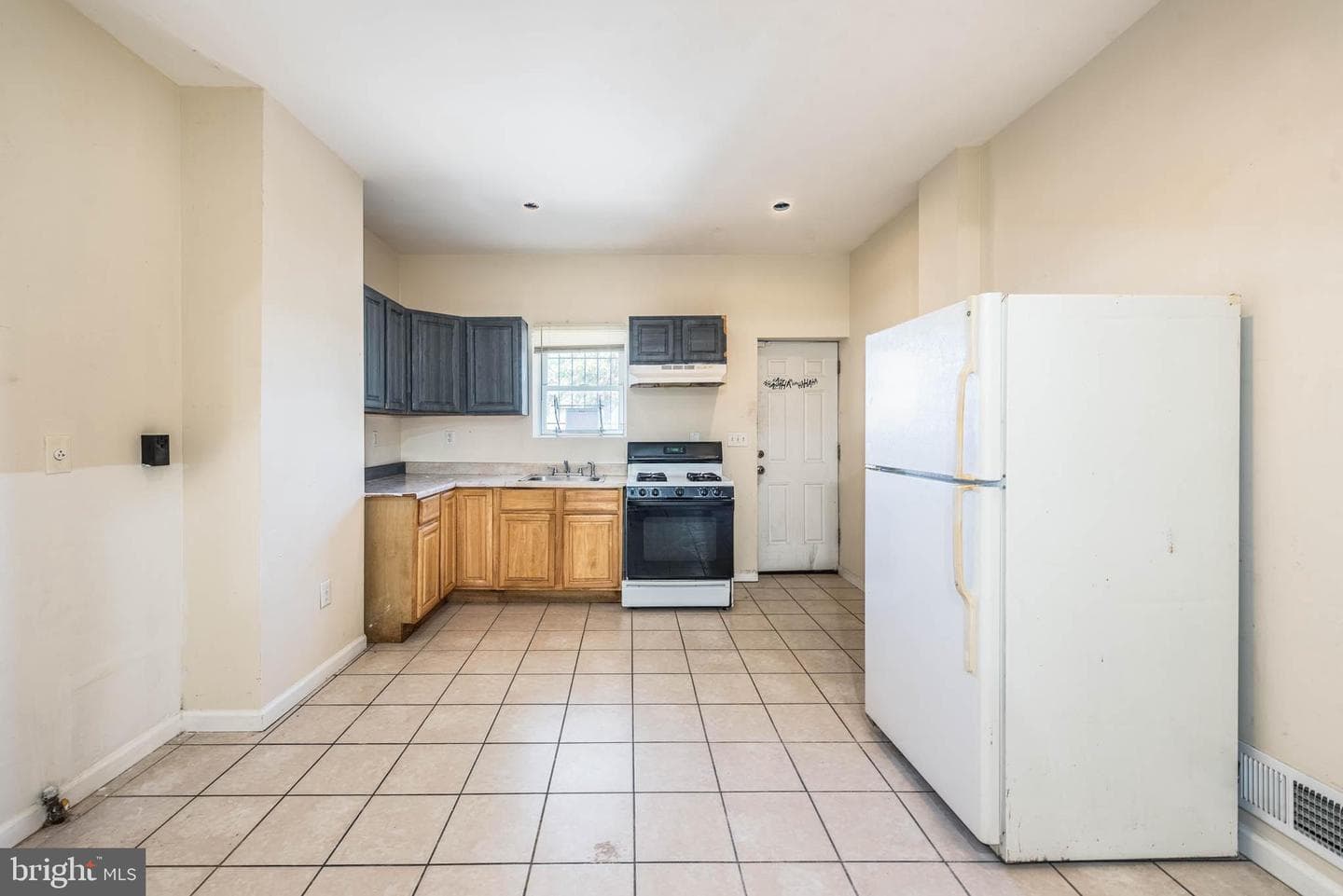 2316 E Madison Street photo 8