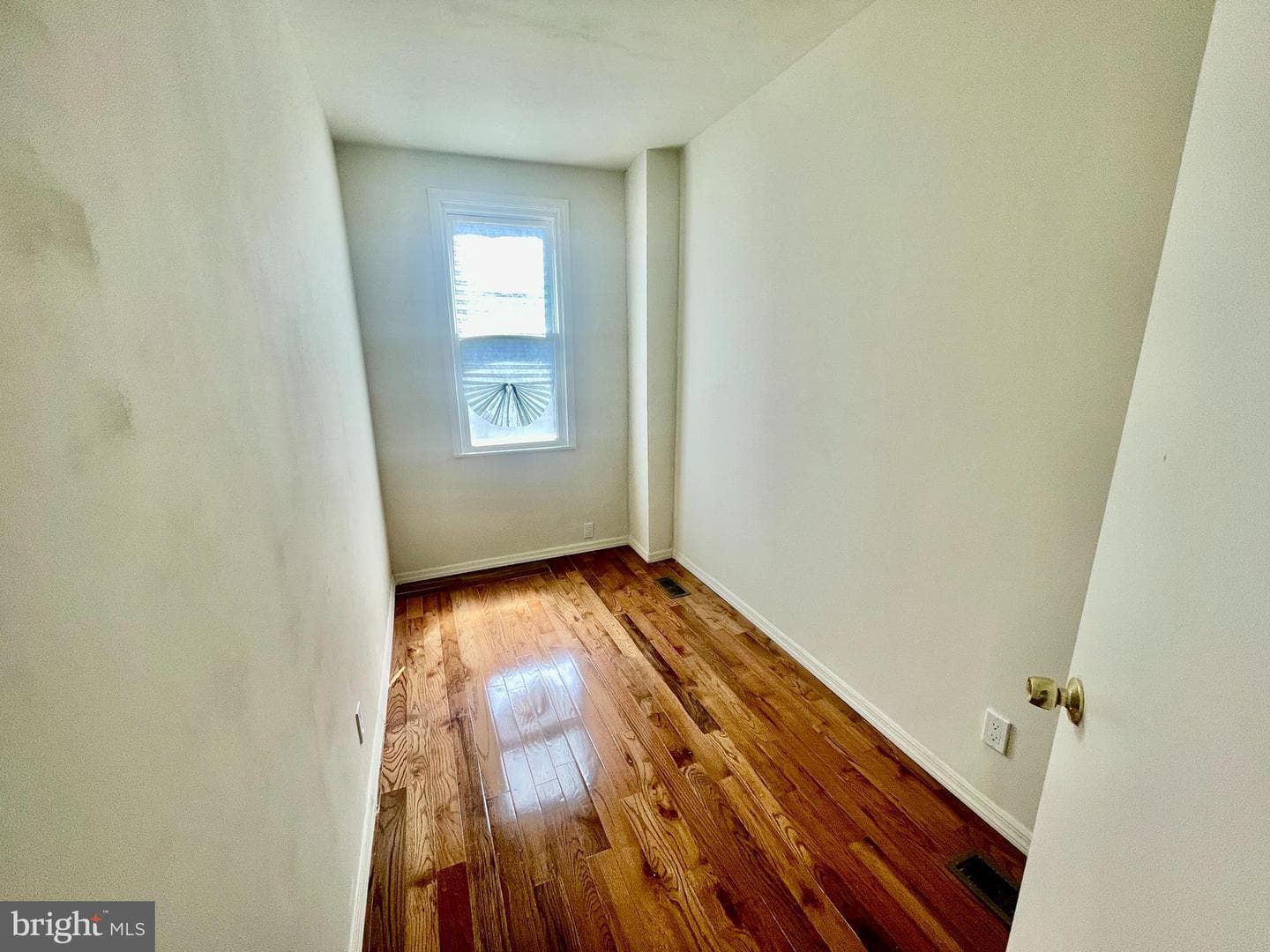 4924 Litchfield Avenue photo 12