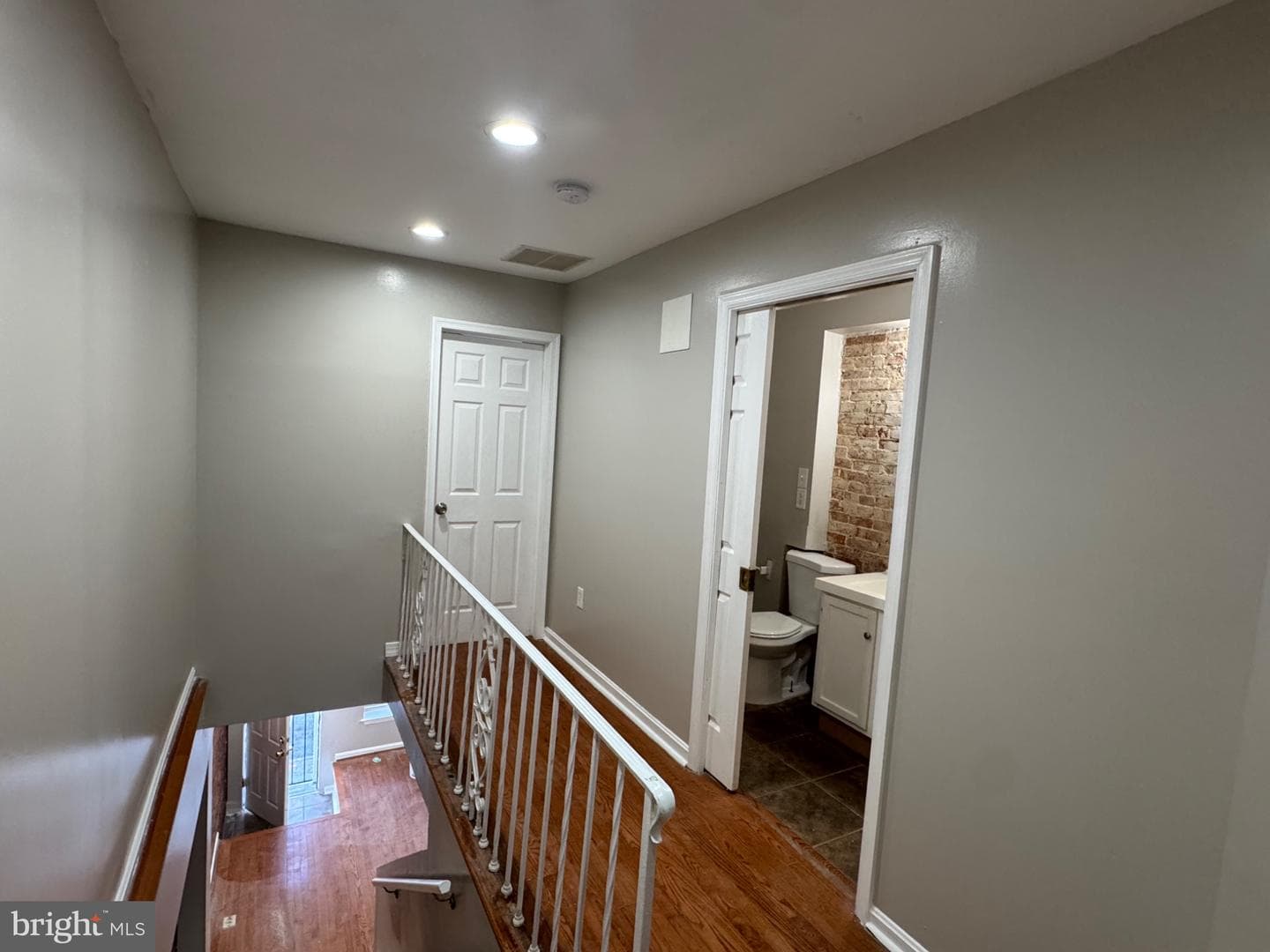 1123 Sargeant Street photo 14