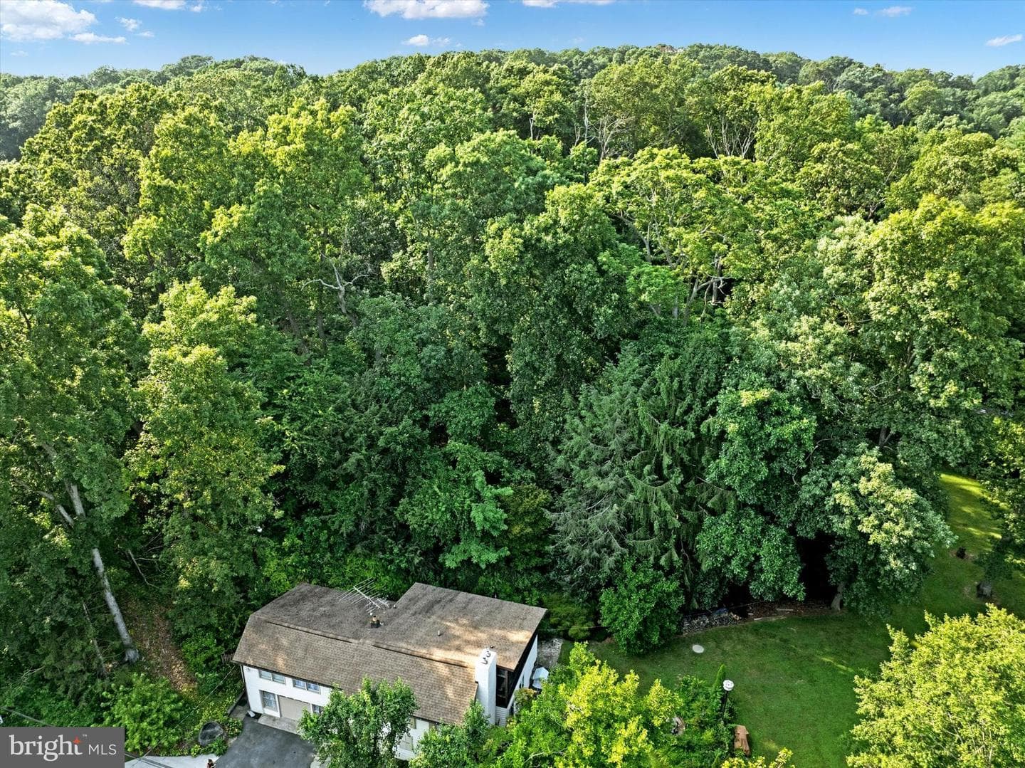 606 Freeland Road photo 16